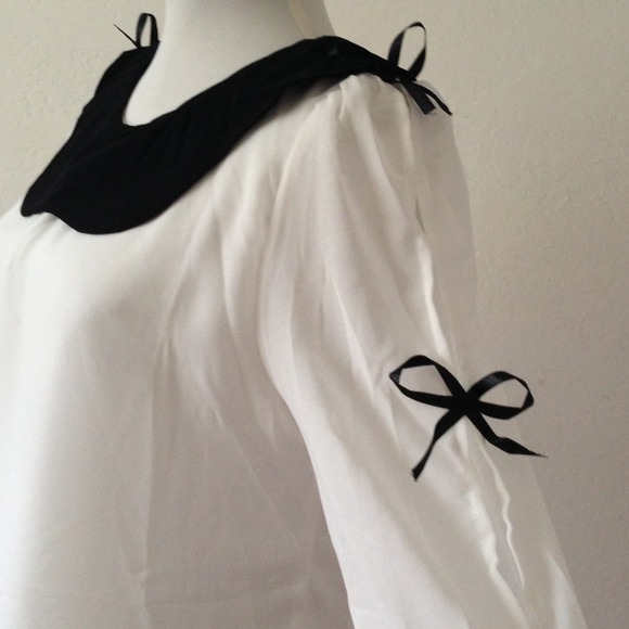 White Top - Picture 3 of 3