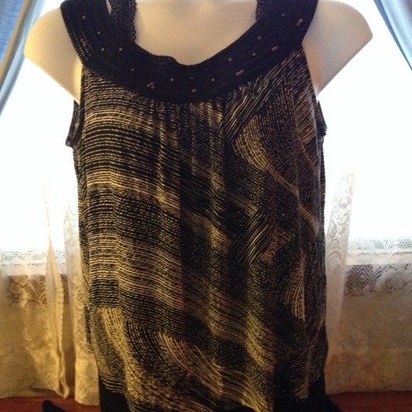 Ladies size XL tank Black & White.