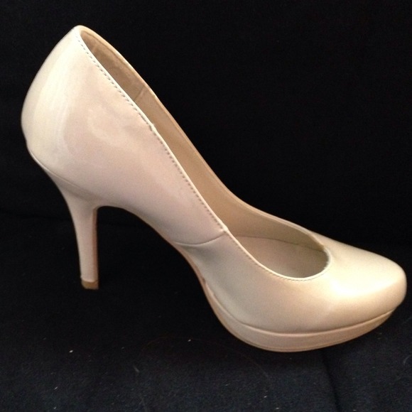 Beige pumps
