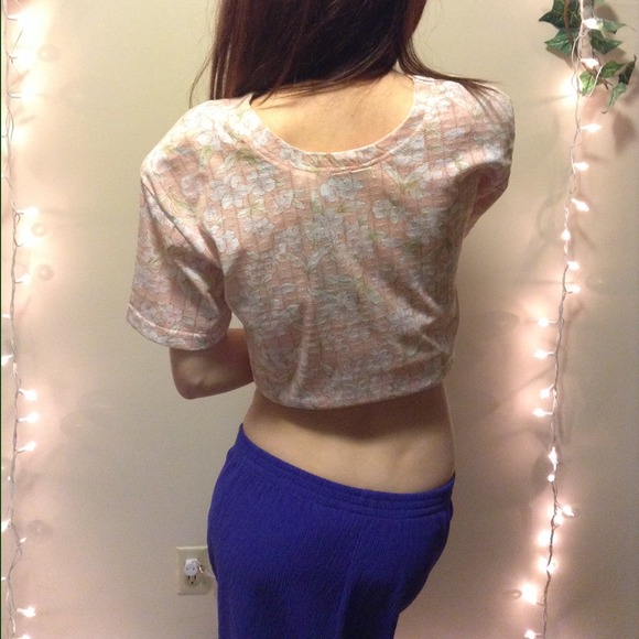 Floral crop top - Picture 2 of 3