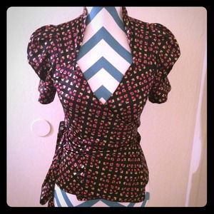 Diane VonFurstenberg Wrap Silk short sleeve blouse