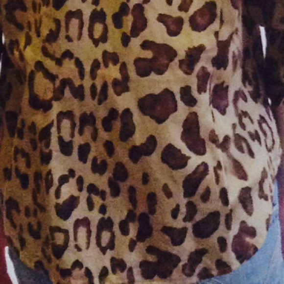 Cheetah top🐆 - Picture 3 of 3