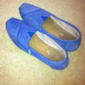 Blue Toms size 8.5!