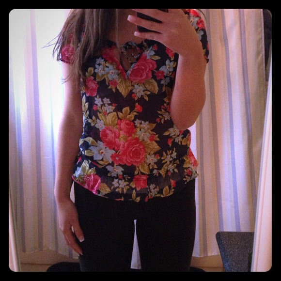 Floral Hollister shirt - Picture 1 of 3