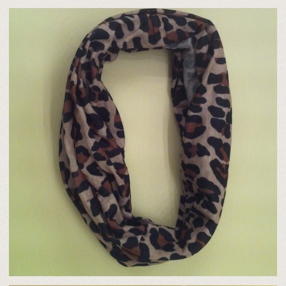 Gift with purchase $15 or more - Picture 4 of 4