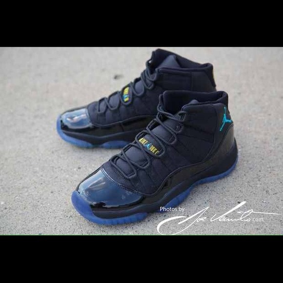 Looking for these !!! Size 8 in men !!