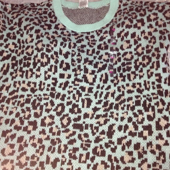 Victoria secret PINK cheetah sweater!! Brand new - Picture 1 of 3