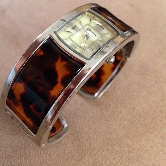 Geneva Watch - Picture 2 of 3