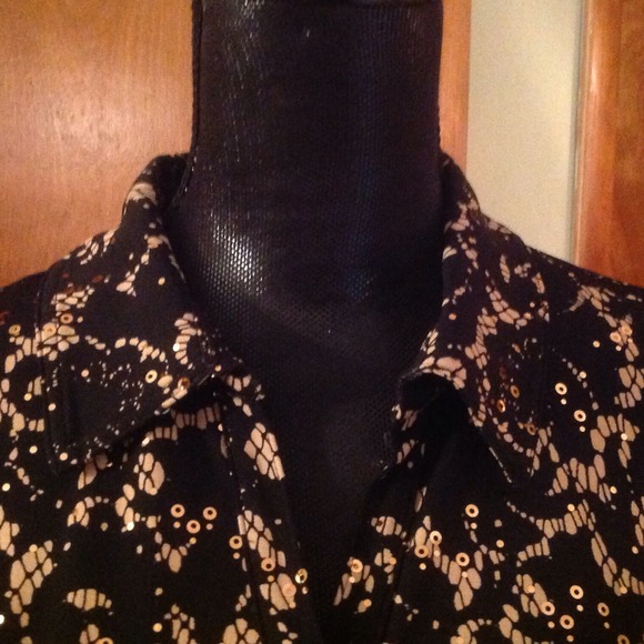 SOLD Black/Beige top, lightly sequenced. - Picture 2 of 4