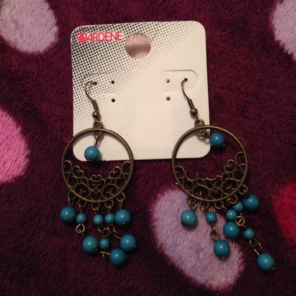 Three pairs of earrings - Picture 4 of 4