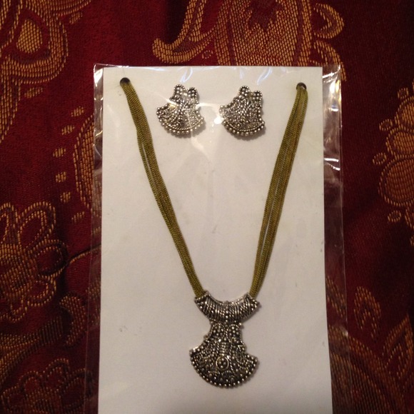 Silver bell shaped earrings and pendent - Picture 1 of 1