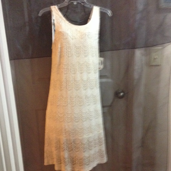 NEW lace w/ ☀️golden treading 🎶 elegant dress🌷