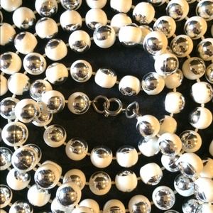 X-Long Vintage Strand in White and Silver