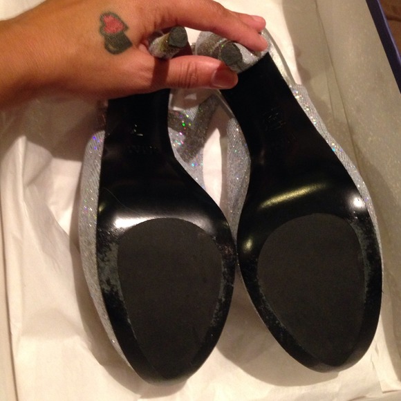 Bling Sexy🎉 Stewart Weitzman iridescent platform - Picture 3 of 4
