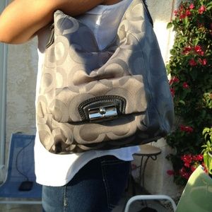 Coach   gray hand bay