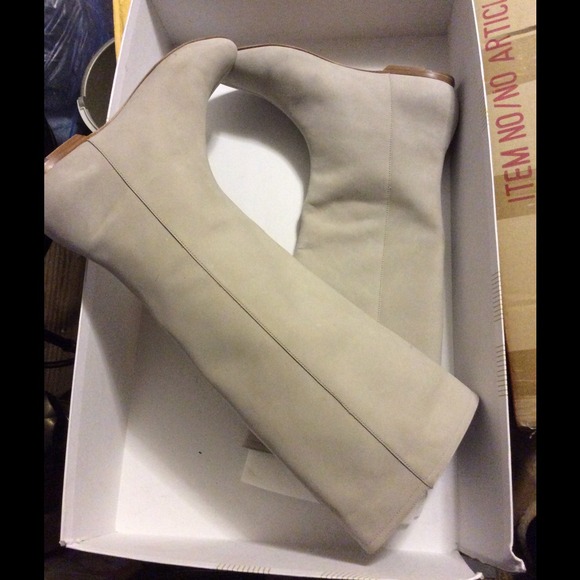 pepe crosta boots
Belle by Sigerson Morrison - Picture 1 of 2