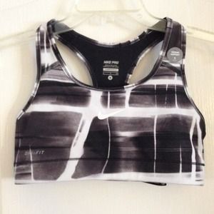 Nike Pro bundle for @ellietanner 💛