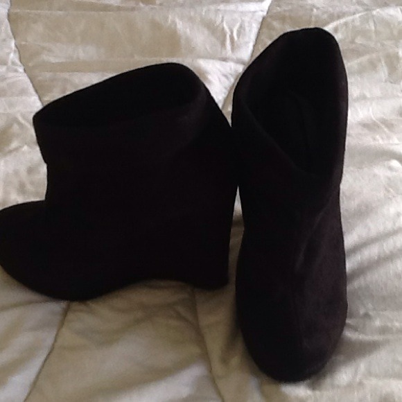 Black Wedge booties - Picture 2 of 4