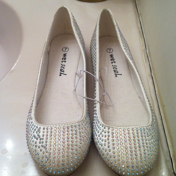 Never worn! Rhinestone flats