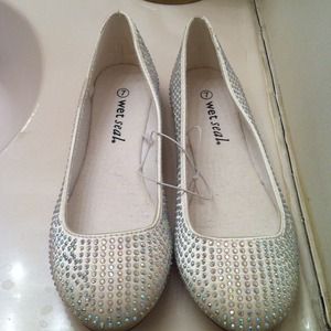 Never worn! Rhinestone flats