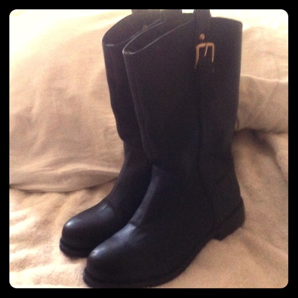 Black Riding Boots (2nd pic from VS website)