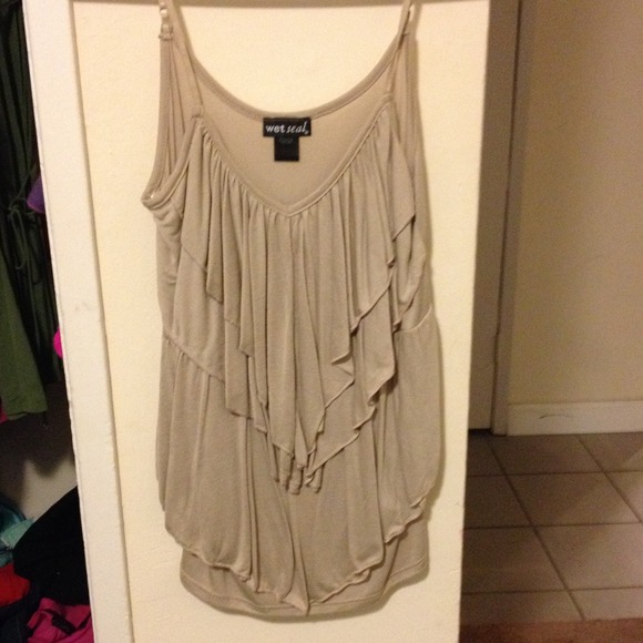 SOLD on vinted*****Brown top adorable on