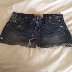 Hollister short destroyed jean skirt
