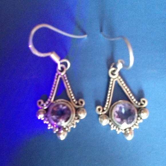 🍒beautiful 925 earrings w AMETHYST STONE✌️ - Picture 2 of 3