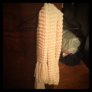 Light pink knit scarf