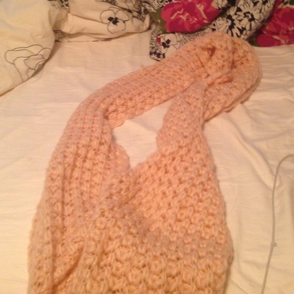 Peach scarf - Picture 1 of 1