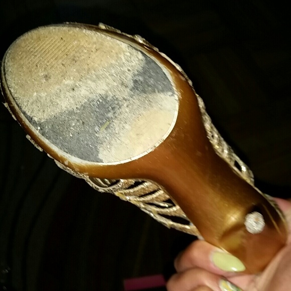 Heels - Picture 2 of 4