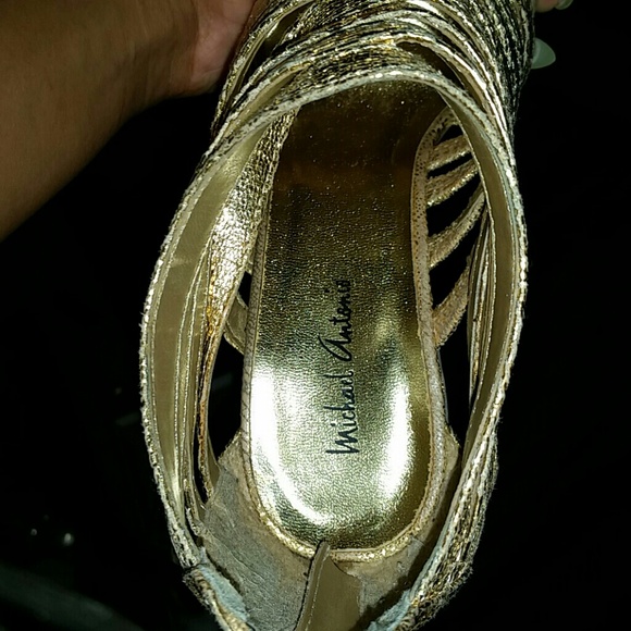 Heels - Picture 3 of 4