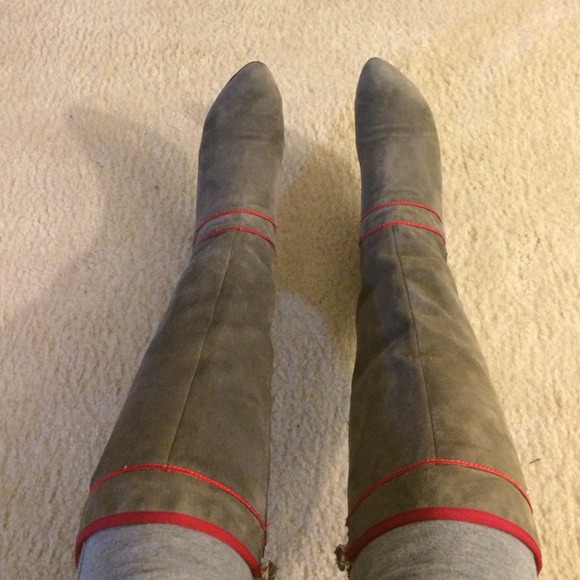 SALE--Rockport gray suede boots 7