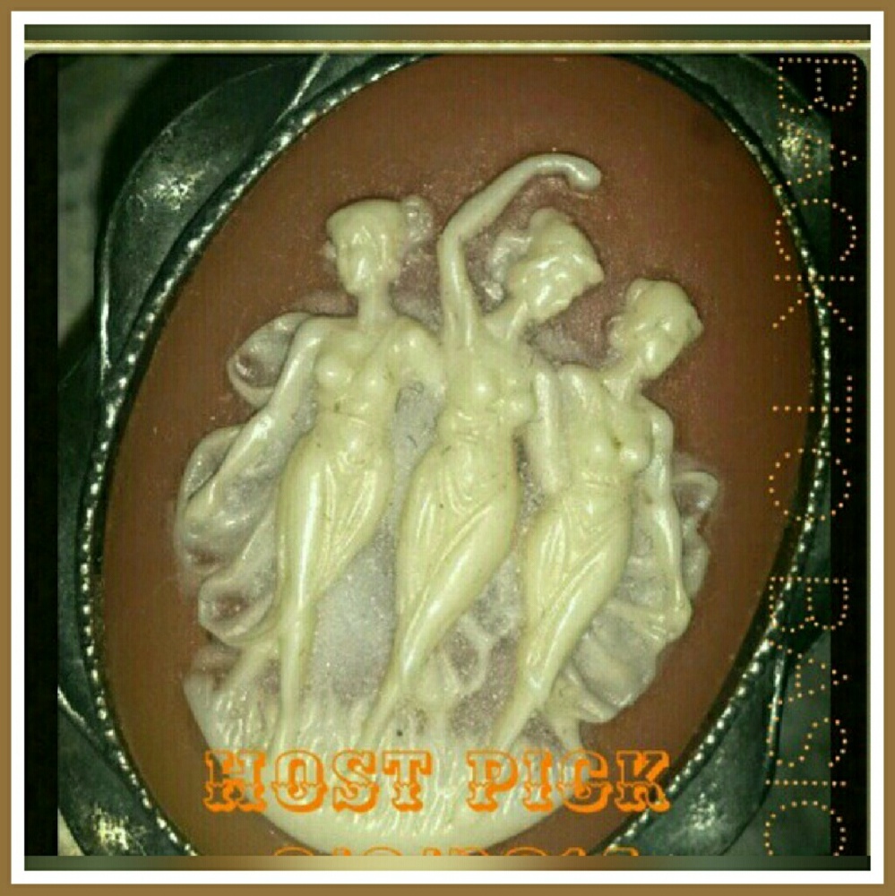 VTG~Cameo Pendant/Brooch Statement Piece 3 Ladies Dancing