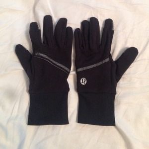 Lululemon black gloves