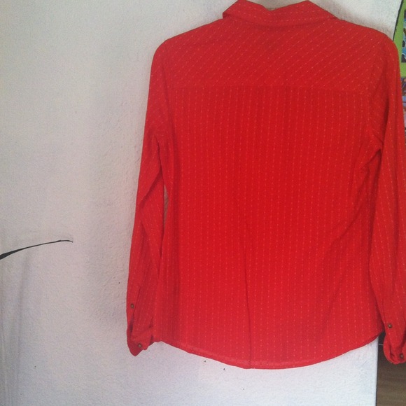 Button up - Picture 3 of 3