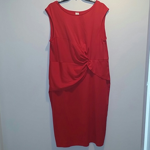New red sleeveless dress without tag