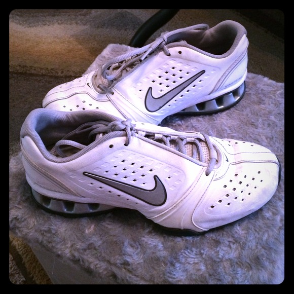 Nike tennis shoes