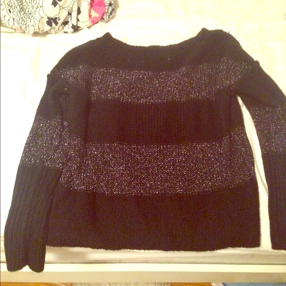 Black and silver sweater - Picture 1 of 1