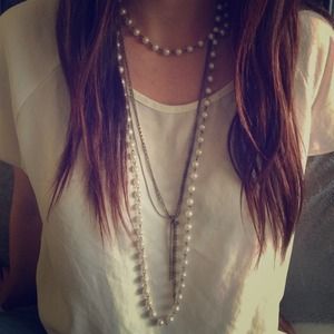 Pearl and chain necklace