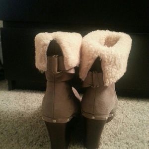 Brand new ugg heels