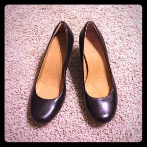 Black leather pumps - indigo by Clarks