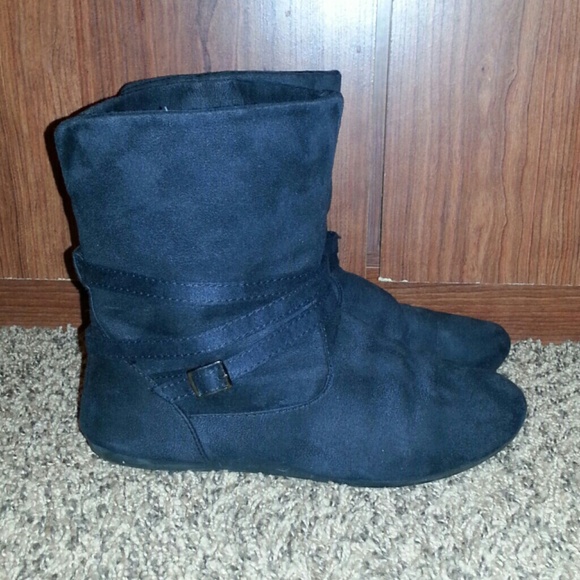 Black short boots