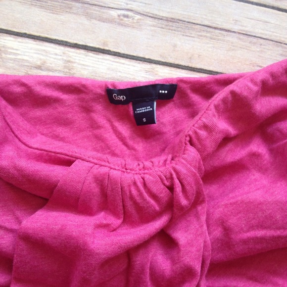 💕Super Cute NWOT Strapless Pink Gap Top💕 - Picture 4 of 4