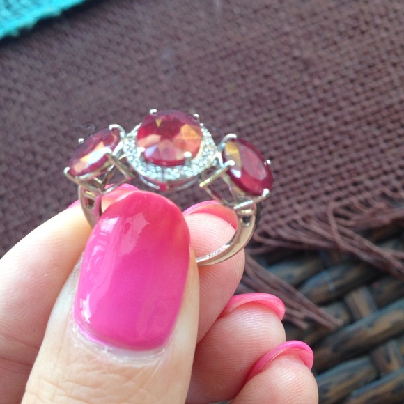 Sold Genuine ruby ring in 10k white gold. Size 6 - Picture 2 of 4