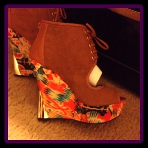 Liliana wedge with gold heels,Bought last year