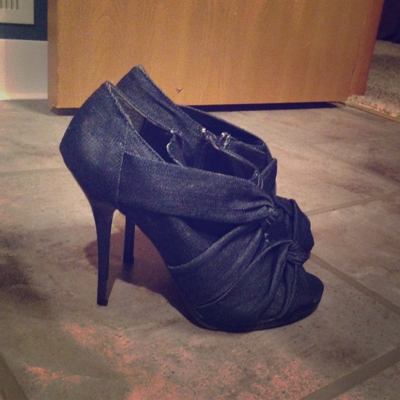 Denim heels NWOT