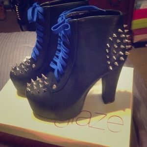 Black shoes with SPIKES!