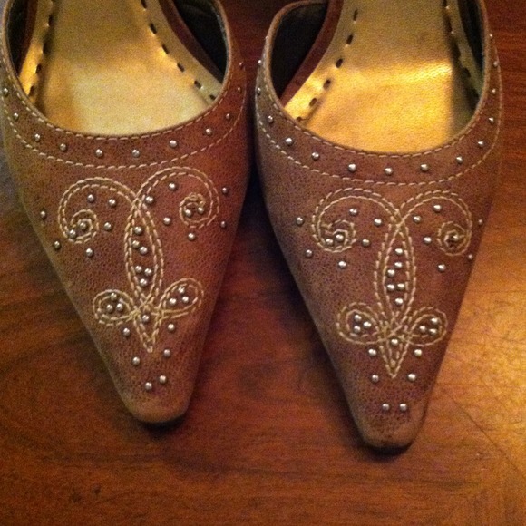 "Rare" Gianni Bini Heels. NWOT Size 5.5 - Picture 2 of 4