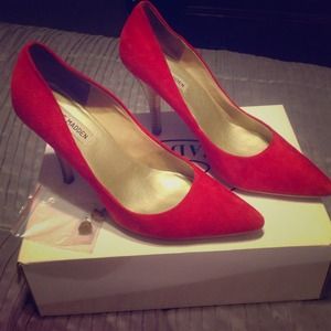 Steve Madden Red suede shoes